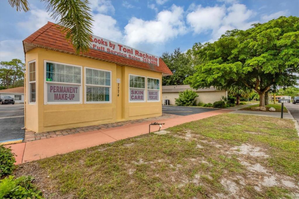 7774 Westmoreland Drive — sold property photo
